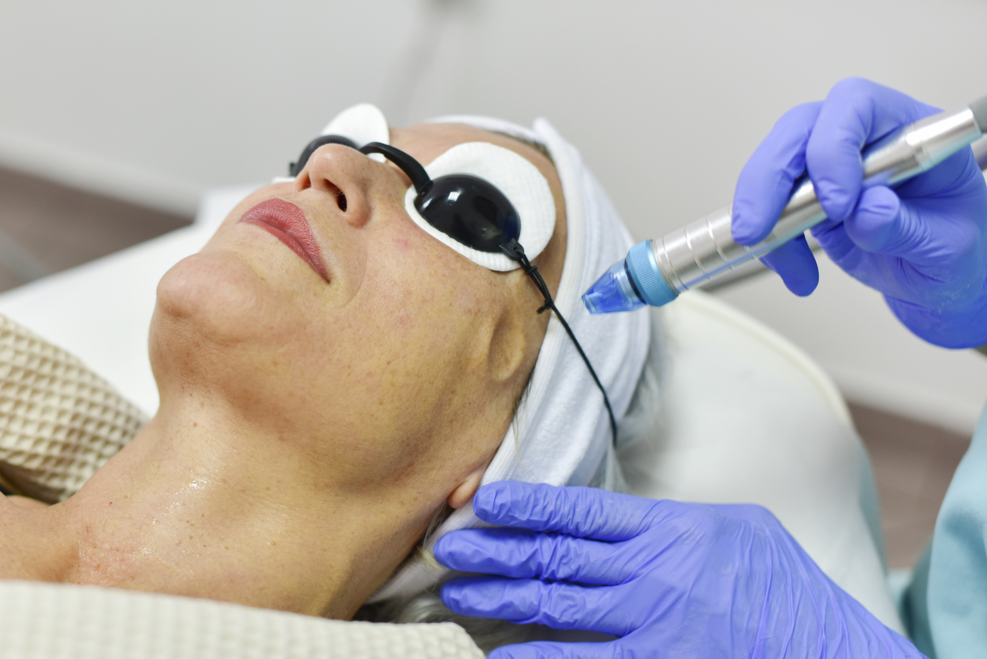 Are Oxygen Infusion Facials Right For You?