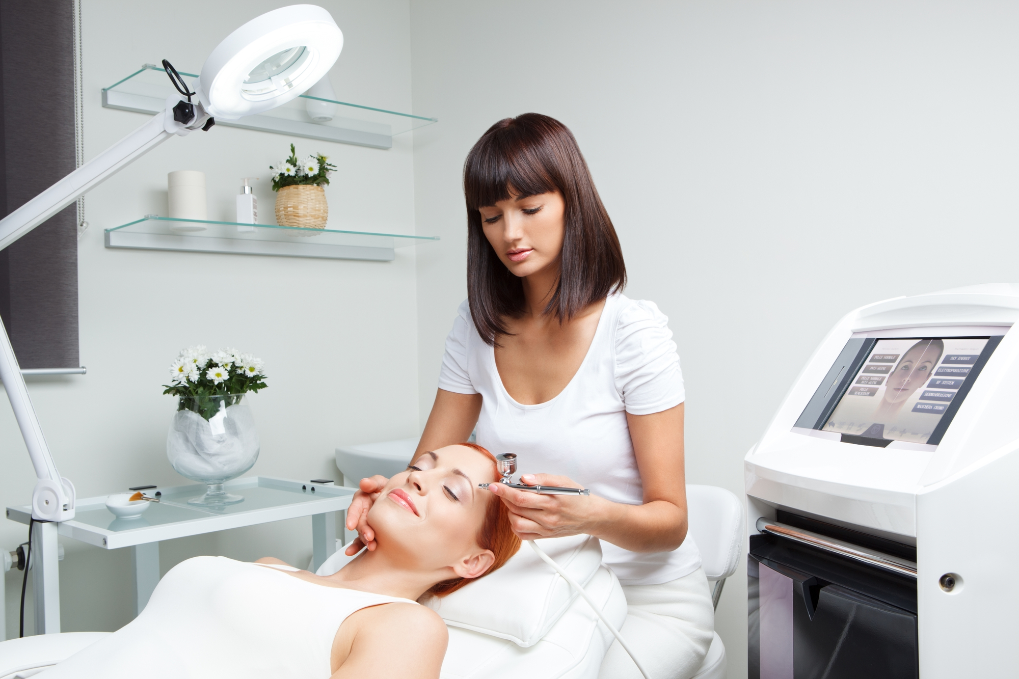 Oxygen Facial Therapy: Guide To Skin-Rejuvenating Treatment