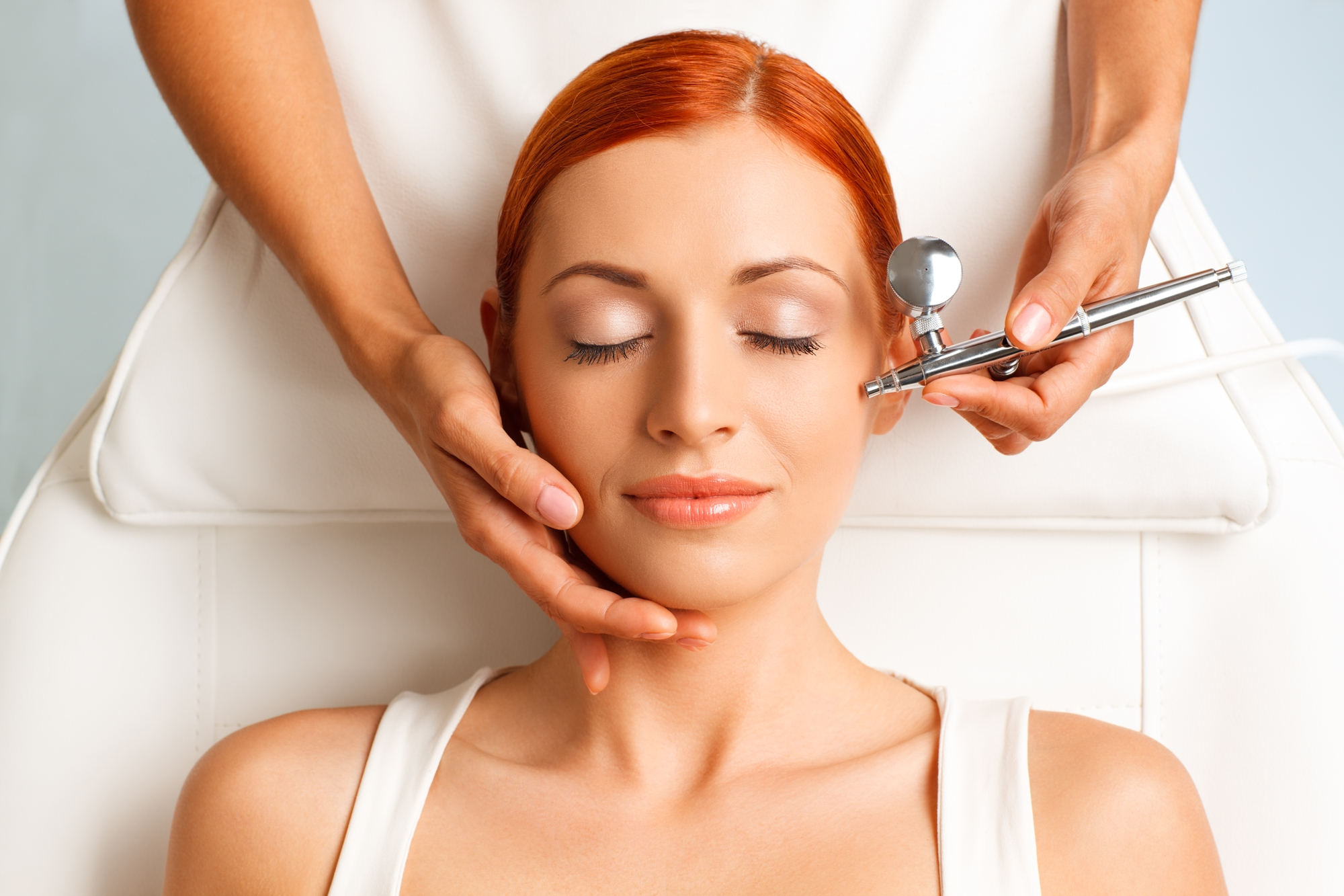 Oxygen Facials: A Guide To This Skin-Rejuvenating Treatment