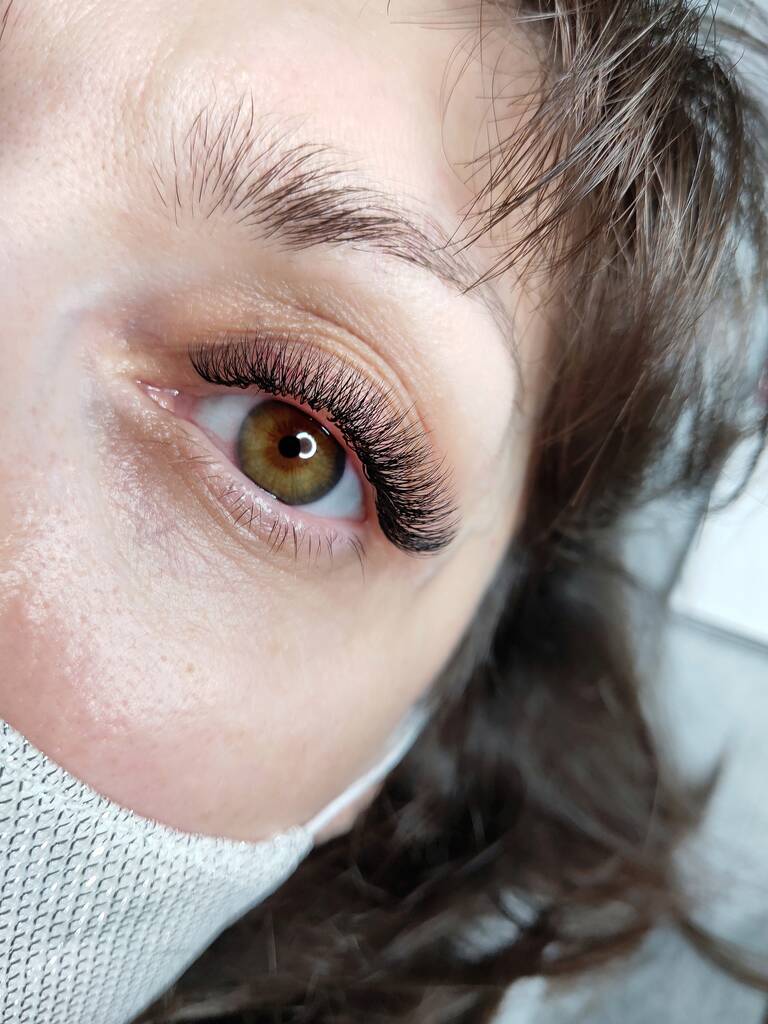 eyelash extensions premature shedding